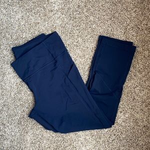 EUC Lululemon Pace Rival Crop. Size 8